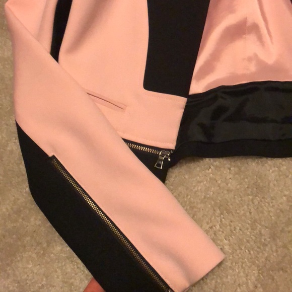 Gorgeous jaket - Picture 3 of 4